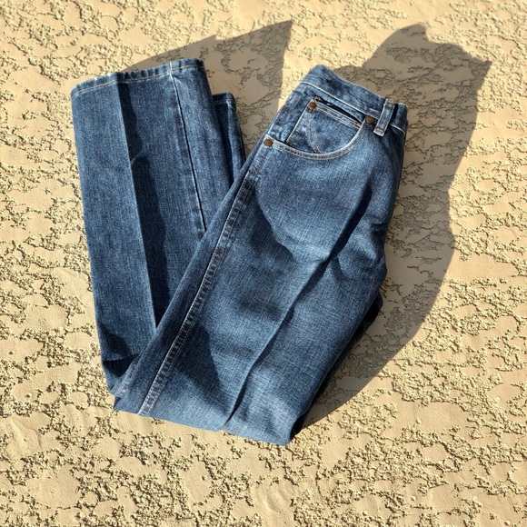 WRANGLER STRAIGHT LEG JEANS WITH ADJ WAIST SZ 14 - Picture 3 of 9